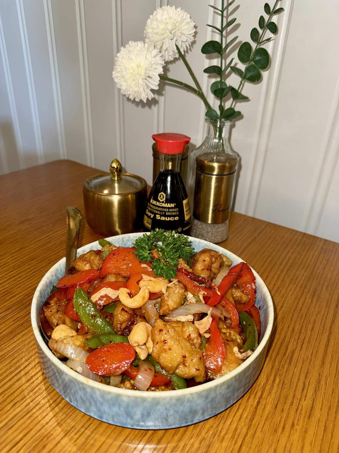 A pad-him-ma-phan plate from Thaiburi in Modesto