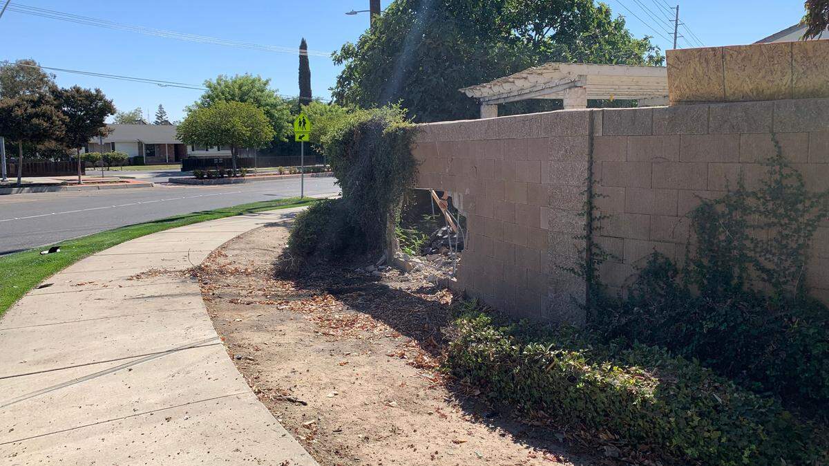 The southwest corner of Roselle and Sylvan avenues, where a suspect crashed into a retaining wall following a high speed pursuit on Thursday, Sept. 30 2021.