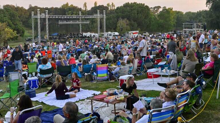 Wildly popular annual Modesto concert to include Dolly Parton music. When, where