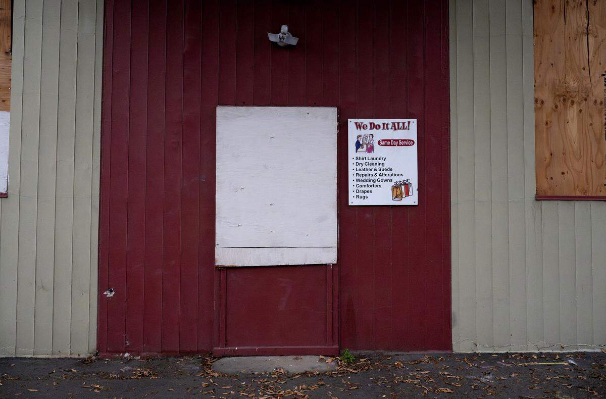 Halfords Dry Cleaners on McHenry Ave. in Modesto, Monday, Dec. 15, 2025. 