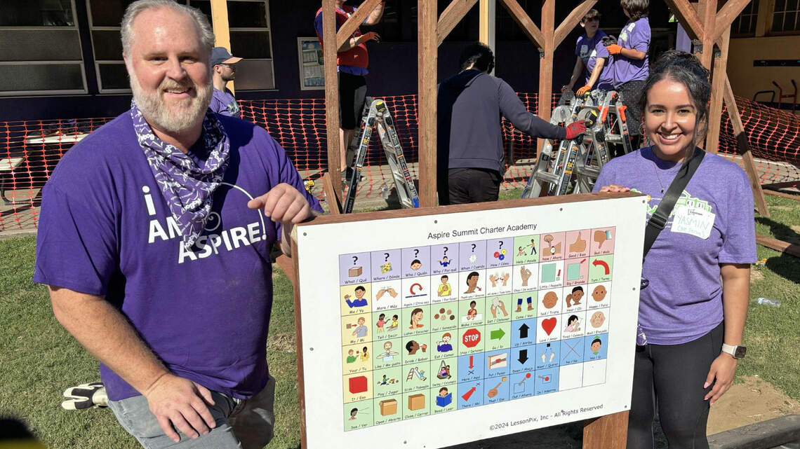 Abren patio de juegos construido por la comunidad para estudiantes autistas no verbales en Ceres