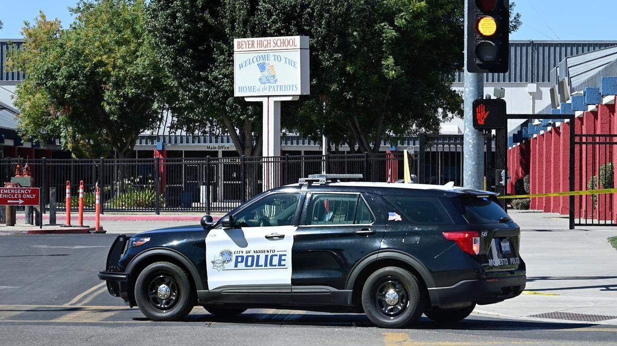 Modesto police on the scene of a bomb threat at Beyer High School in Modesto, Calif., Thursday, Aug. 15, 2024.