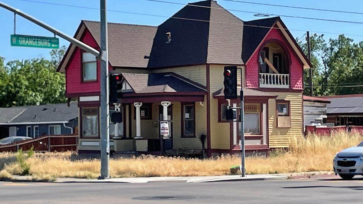 A landmark Victorian at Tully Road and Orangeburg Avenue in Modesto may be restored by a new buyer, a real estate agent says.