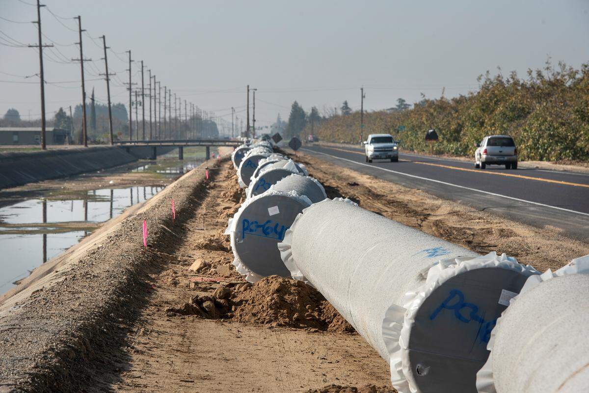48” pipes are being installed along Hatch Road in Hughson as part of the Regional Surface Water Supply Project. Drinking water will delivered to Ceres from a new water treatment plant starting in 2023. Photographed in Hughson, Calif., Dec. 1, 2021.