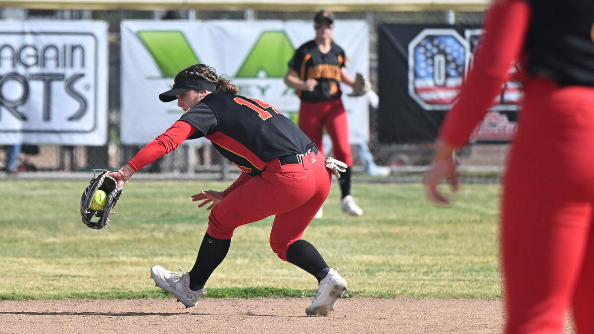 Oakdale beats Kimball in Valley Oak League softball game | Modesto Bee