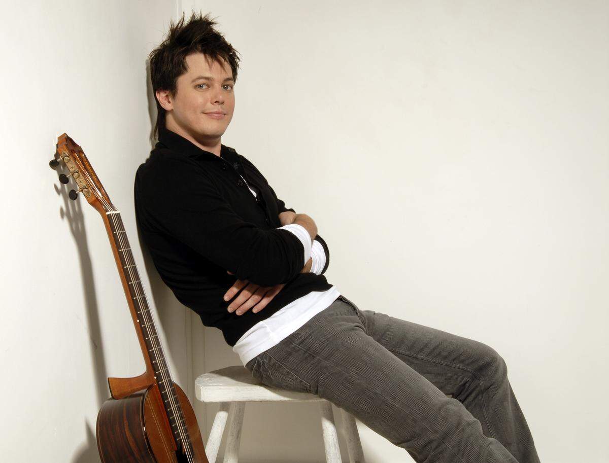 Guitarist Daniel Bolshoy will open the Modesto’s Symphony’s 88th season with performing Rodrigo’s Concierto de Aranjuezon.