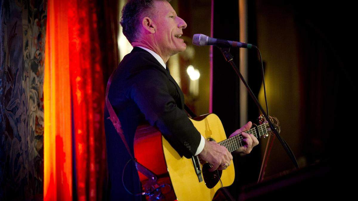 Lyle Lovett will bring his music to the Turlock Community Theatre.
