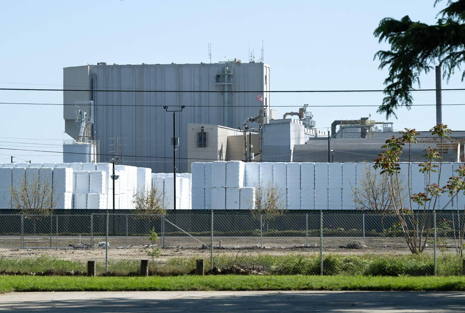 State sues Trump over grant to Gallo Glass in Modesto CA | Modesto Bee