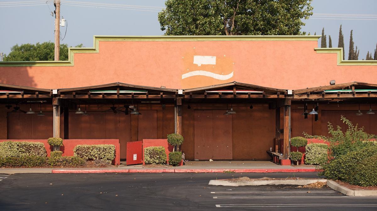 Former Chevy’s Restaurant on the corner of Standiford Avenue and Carver Road in Modesto, Calif., Wednesday, August 8, 2018.