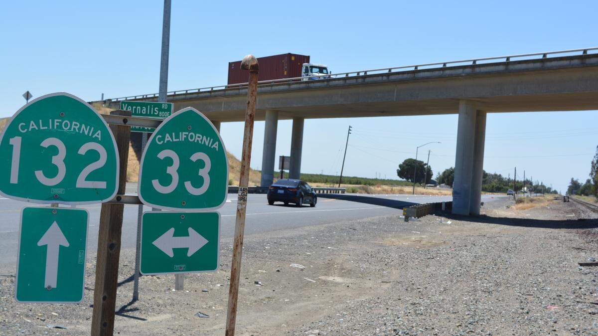 Caltrans is preparing to begin a bridge preventative maintenance project to make repairs at seven bridge locations on State Route 132 near the community of Vernalis in San Joaquin County.