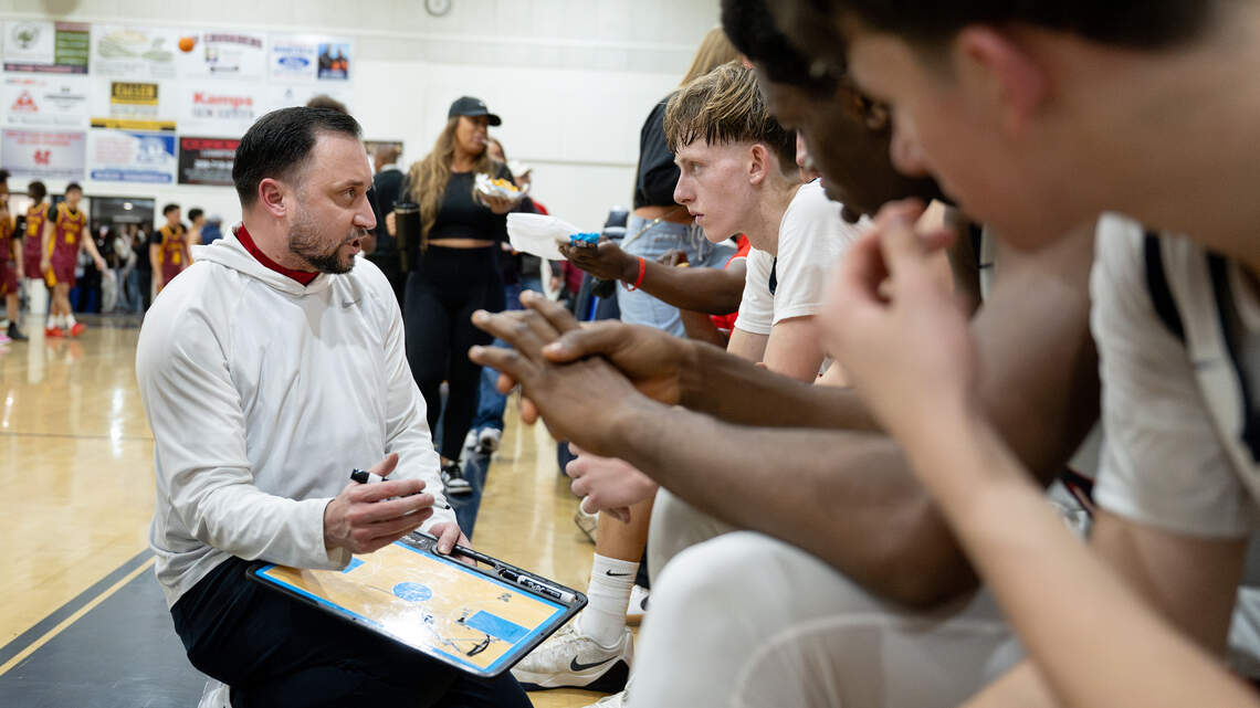 Modesto Christian boys basketball rights wrongs in Sac-Joaquin Section title rematch