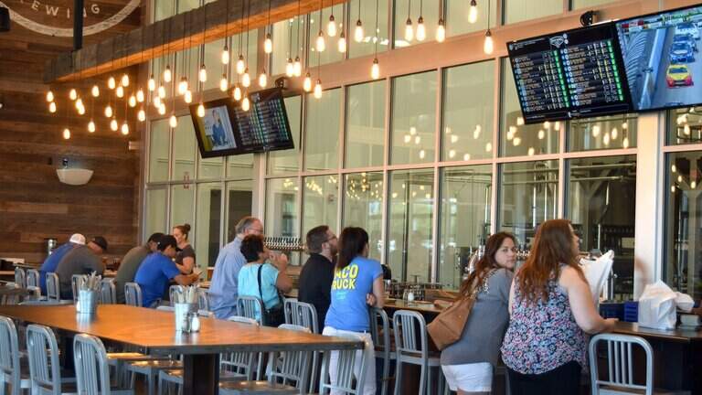 Day-into-night music, entertainment. Popular Turlock eatery to mark summer’s end