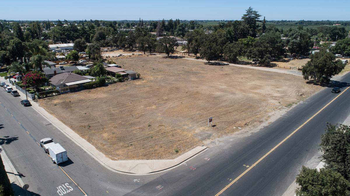 The Riverbank Planning Commission discussed a proposal for 31 “tiny houses” along Claus Road. Photographed in Riverbank, Calif., on Friday, July 22, 2022.
