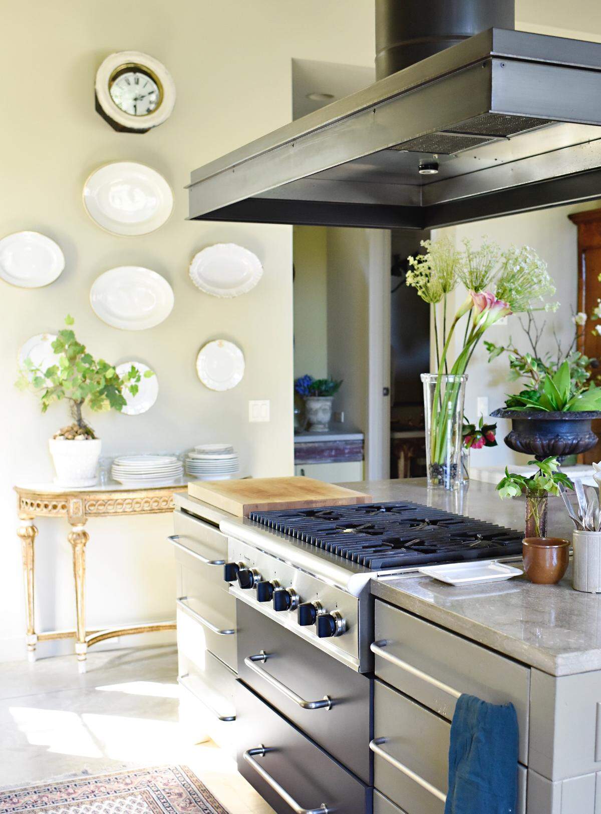 On the Carnegie Arts Center’s Home & Garden Tour Saturday, May 14, 2022, the public will be able to see ‘five beautifully curated residences’ inside and out.