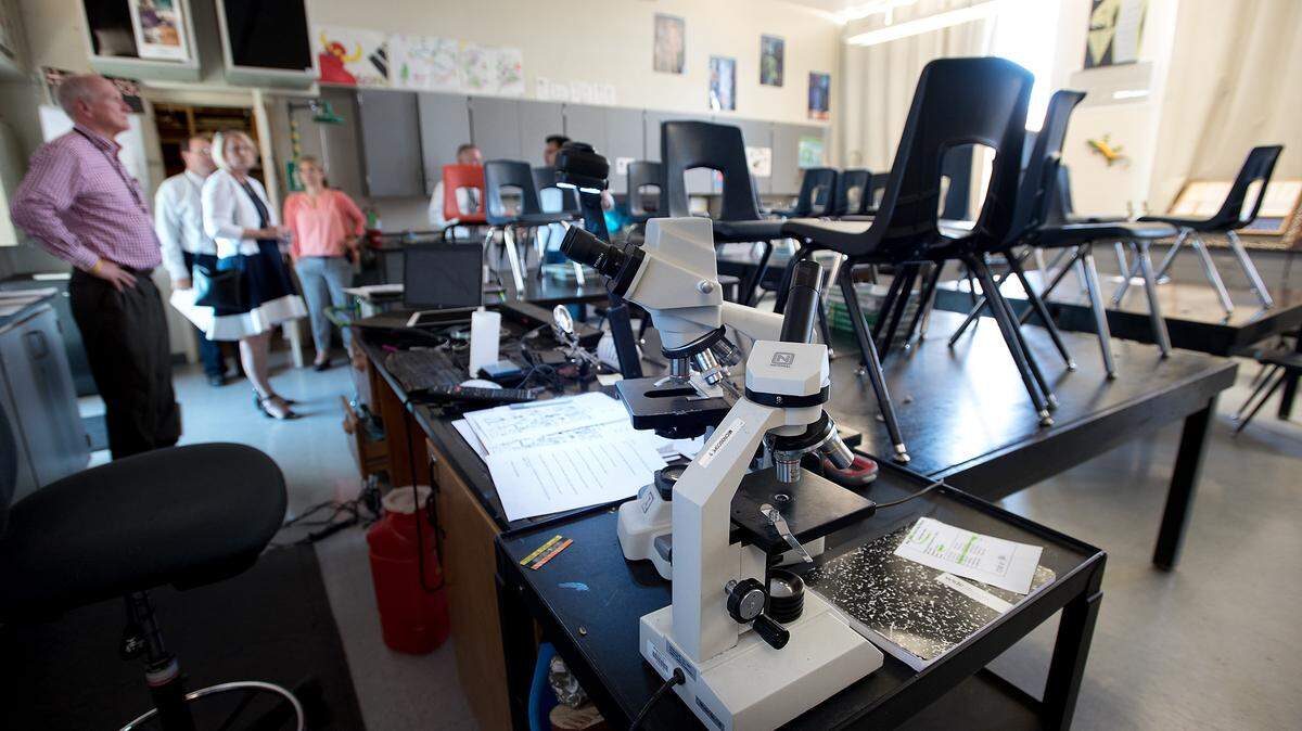 District officials say science classrooms at Mark Twain Junior High School are outdated and not equipped keep up with new science curriculum in Modesto, Calif., on Tuesday, Sept. 25, 2018. Modesto City Schools has two bond measures on the November ballot to generate funds for renovating elementary school facilities.