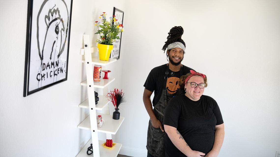 Modesto fried chicken pop-up becomes restaurant. Menu offers 15 house-made sauces
