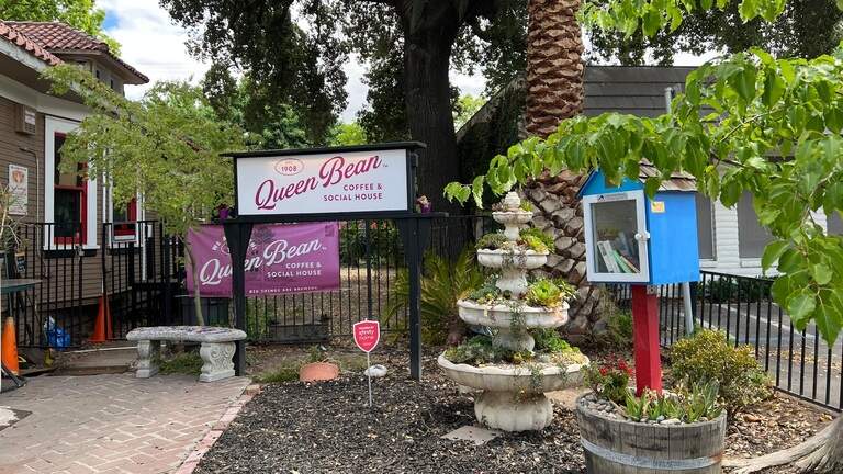 Oakdale comic hosts free open-mic nights at Queen Bean, other shows in region