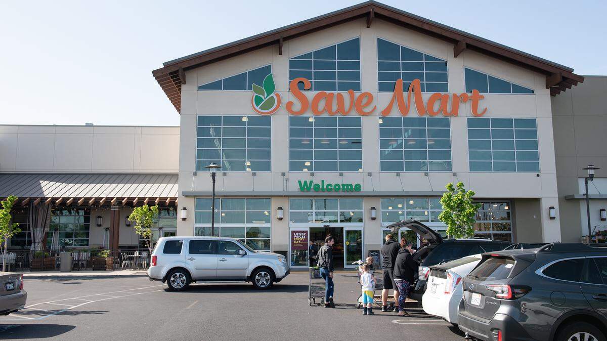 Save Mart supermarket on Oakdale Road in Modesto, Calif., on Wednesday, April 6, 2022.