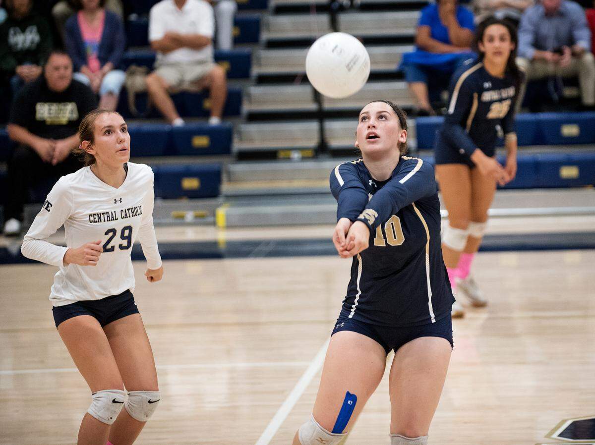 Central Catholic’s Cameron Sauls (10) controls the ball during the Valley Oak League match with Manteca at Central Catholic High School in Modesto, Calif., on Thursday, Oct. 4, 2018.