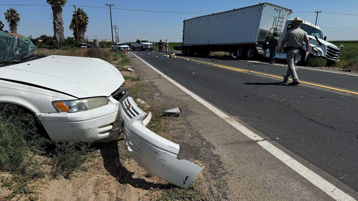 Turlock man dies in big rig crash at rural intersection | Modesto Bee