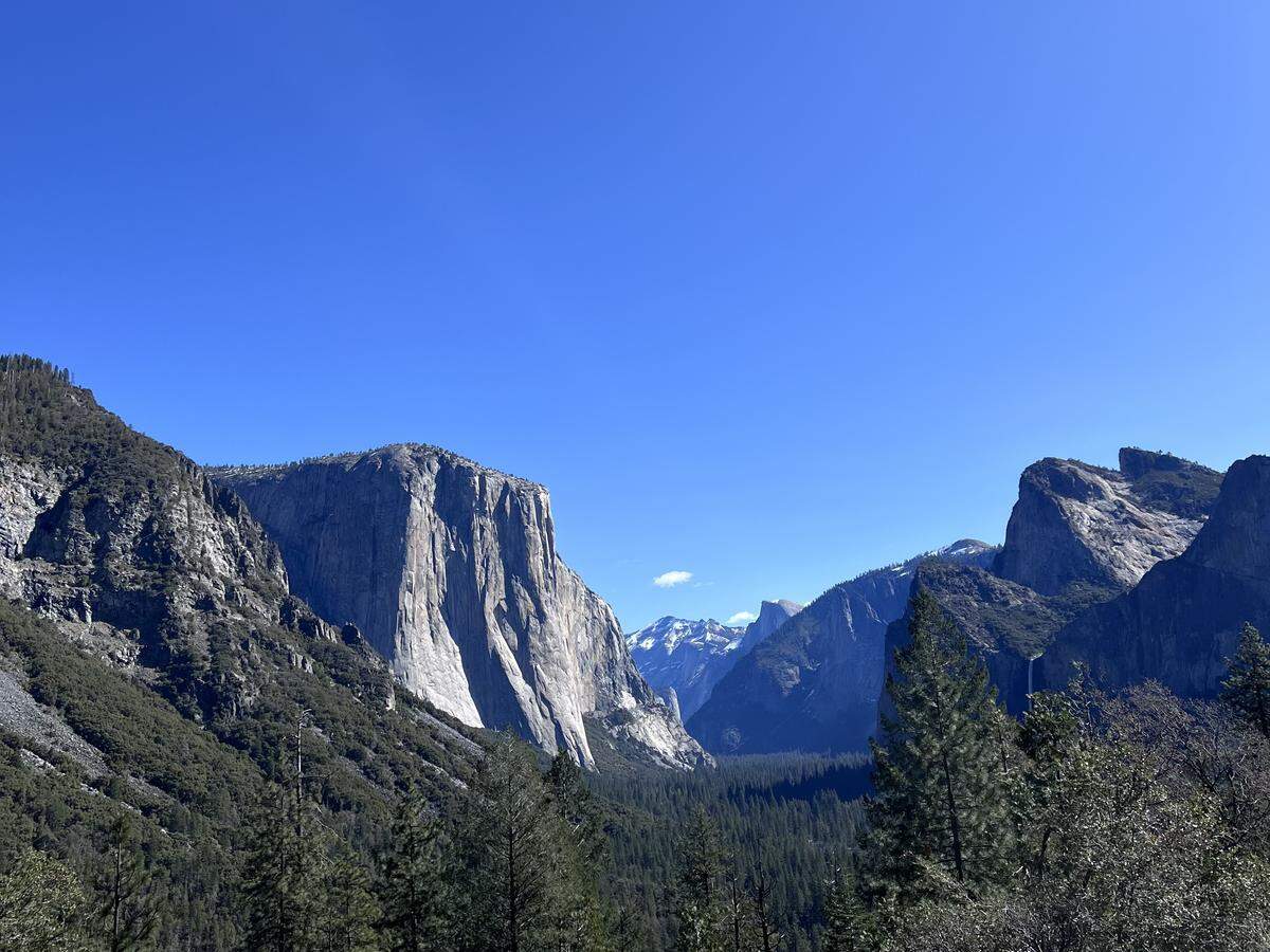 The lookout at Tunnel View in Yosemite National Park.