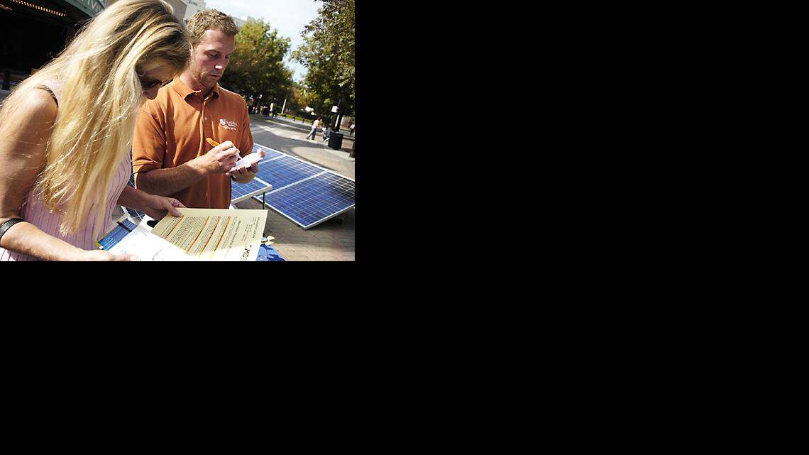 Solar power tour visits Modesto