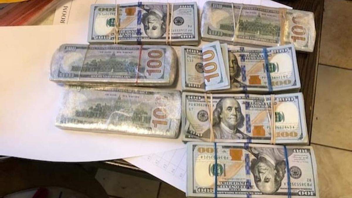 A search warrant served by Stanislaus County sheriff’s deputies Tuesday, Dec. 14, 2021, at a Turlock home turned up a controlled substance believed to be cocaine, a large amount of cash and a stolen firearm.