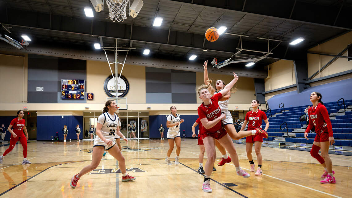 Parcon’s, Garcia’s breakout performances fuel Central Catholic to playoff win