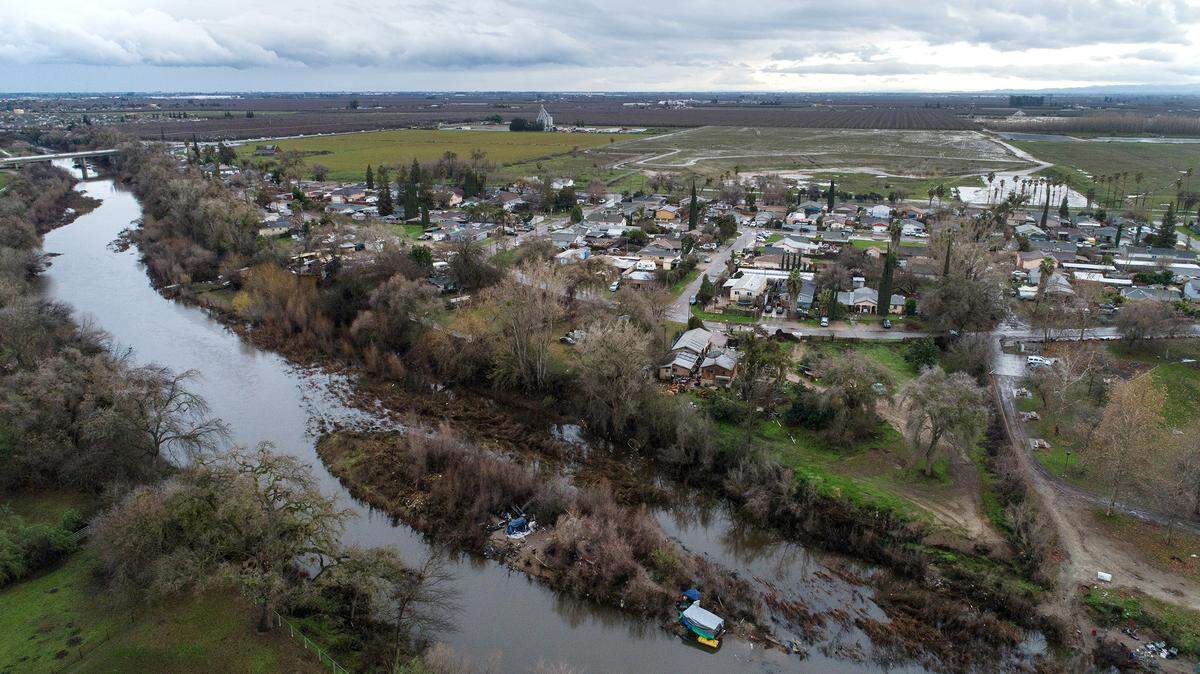 Tuolumne River and Riverdale Park community south of Modesto, Calif., Thursday, Jan. 5, 2023.