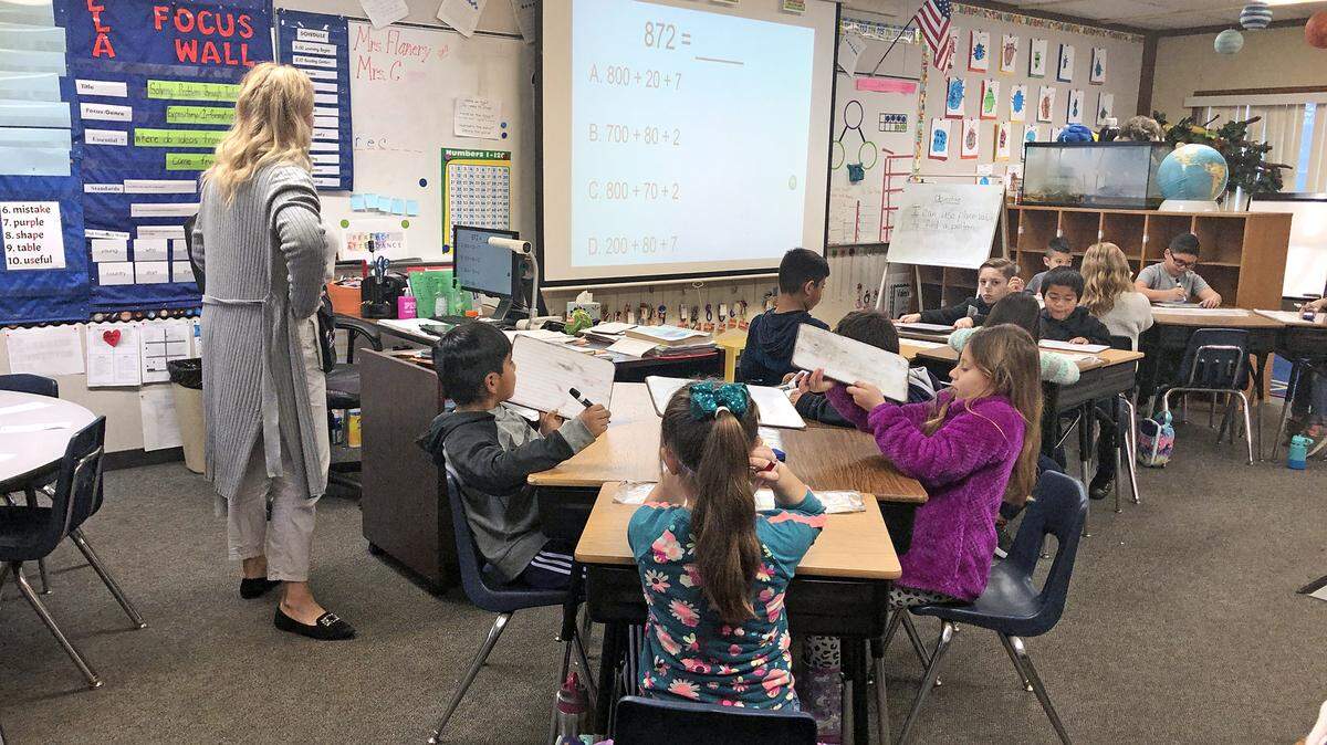 Kari Flanery teaching math to her second grade class at Richard Moon Primary School in Waterford, CA. Jan. 22, 2020.