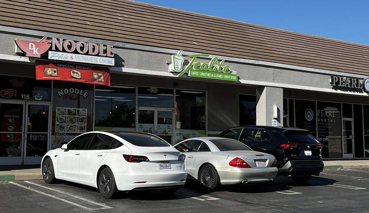 Tealite Drinks and Snow on McHenry Avenue in Modesto, Calif.