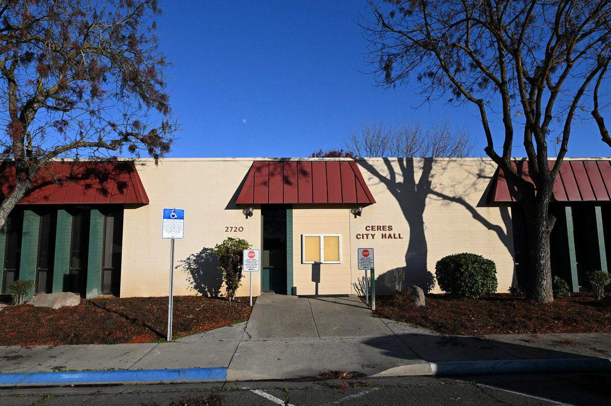El Ayuntamiento de Ceres en Second Street en Ceres, California, el viernes 22 de diciembre de 2023.