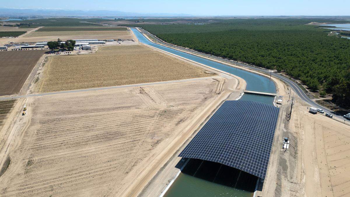 Project Nexus on the Turlock Irrigation District main canal near Turlock Lake, Wednesday, April 29, 2026.