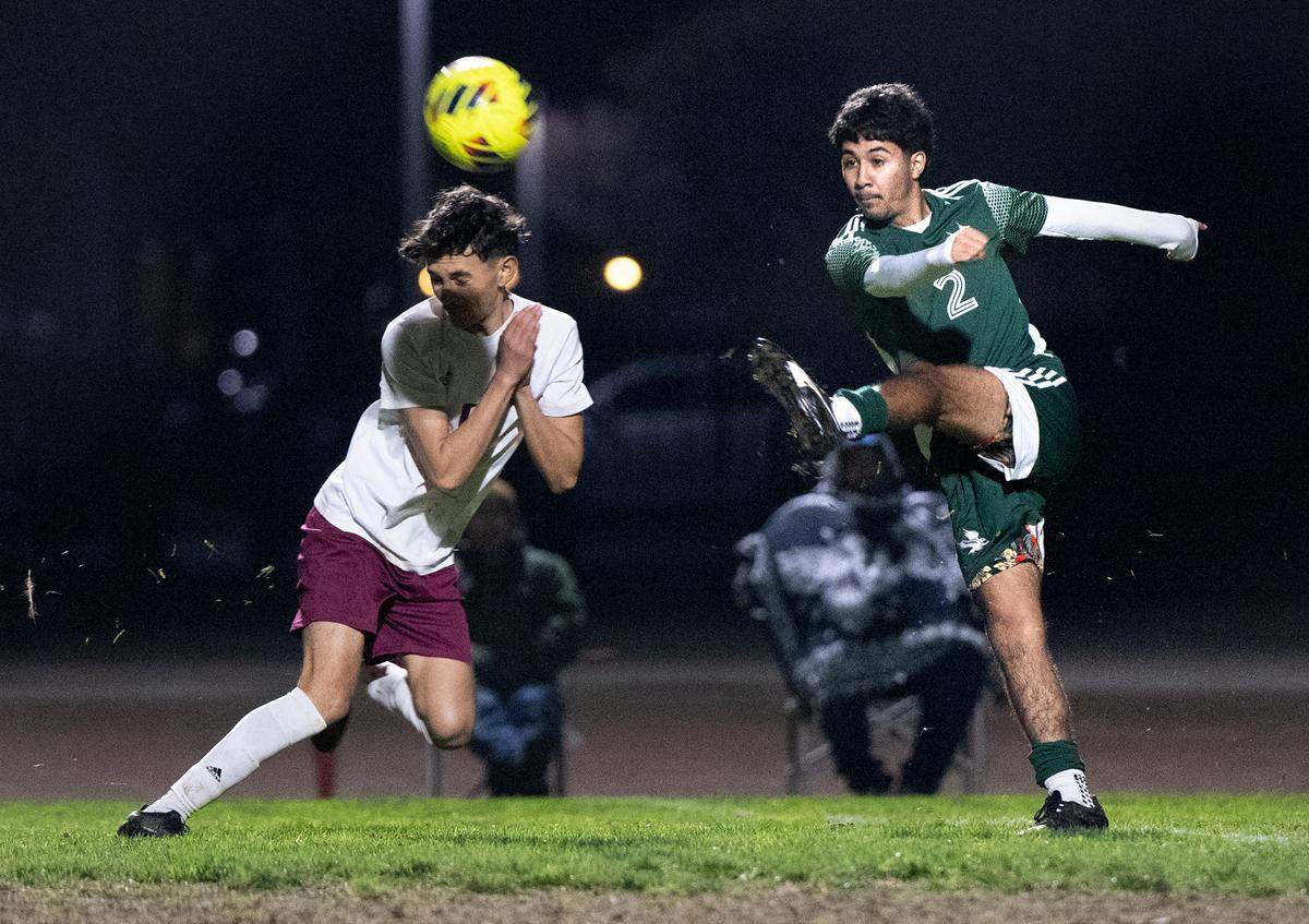 Central Valley’s Yahir Perez (2) passes the ball during the Central California Conference game with Golden Valley at Central Valley High School in Ceres, Calif., Tuesday, Jan. 16, 2024.