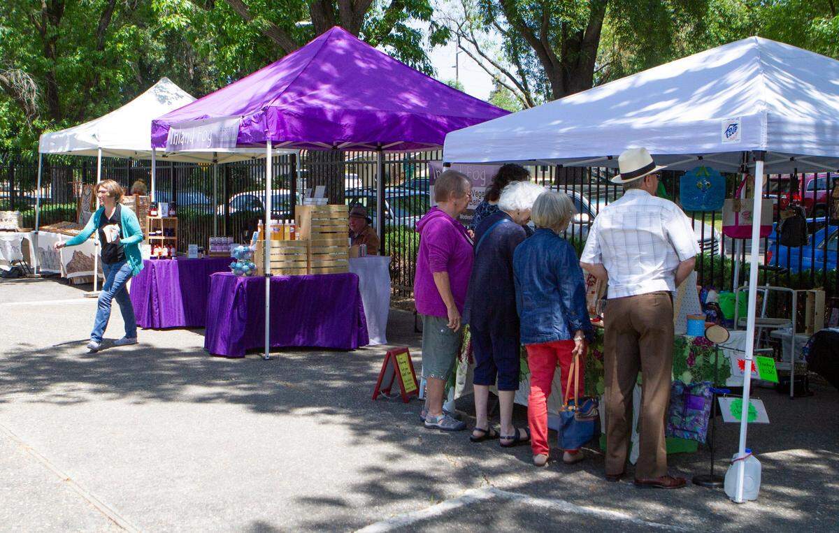 People look at some of the crafts during the 2019 Cafe Shalom at Congregation Beth Shalom.