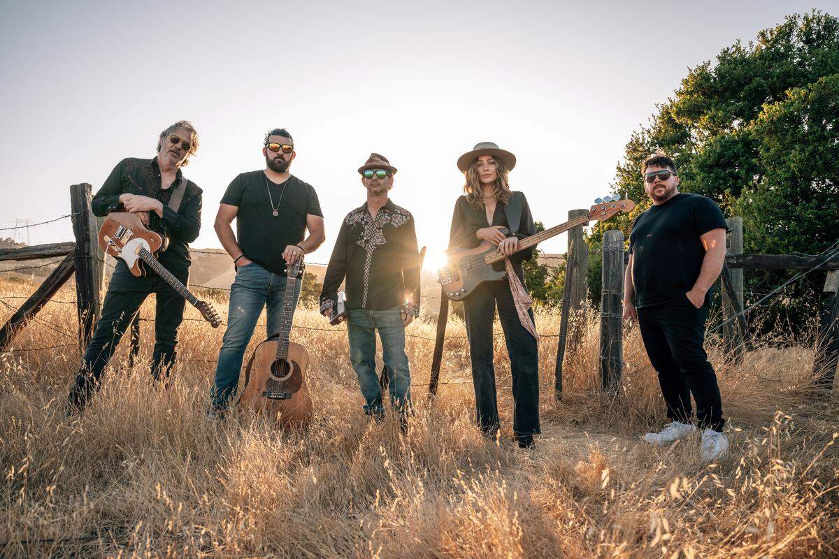 The Alex Lucero Band will return for a show at the Gallo Center.