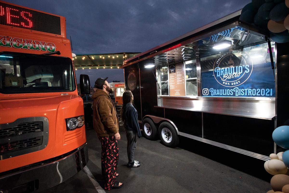 Italian food truck Braulio’s Bistro at Grub Hubs food truck court in Modesto ,Calif., on Thursday, Nov. 18, 2021.