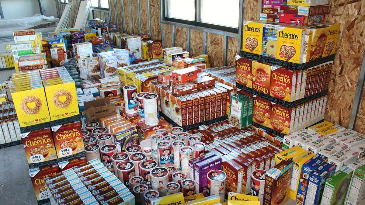 Doctors Medical Center, Emanuel Medical Center and Doctors Hospital of Manteca are pleased to announce the three hospitals together donated nearly 85,000 servings of cereal and more than $3,000 to Second Harvest Food Bank, a member of the Feeding America network, and New Life Christian Center in Turlock, Calif. during their Healthy Over Hungry Cereal Drive on June 1-8, 2018.