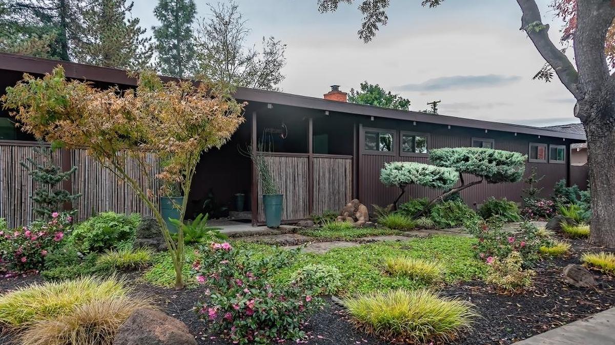 The Modesto Garden Club named Appril and Rob Stevens’ landscape on Barringham Lane as its Garden of the Month for February.