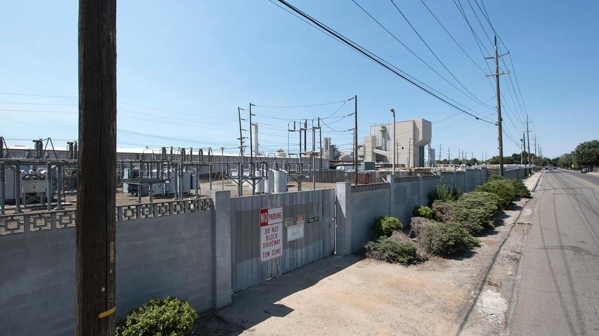 E.&J. Gallo Winery, which employs about 5,000 worldwide including some 3,300 here in Stanislaus County, consumes 11 percent of the electricity sold by MID, but pays only 6 percent of the district’s revenue. The Gallo Glass plant is seen here from Santa Cruz Avenue in Modesto on Friday, July 29, 2016.