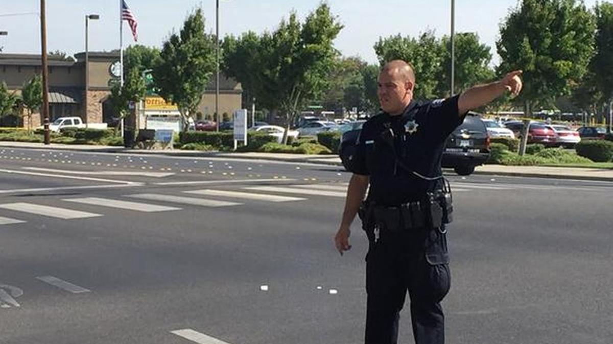 
The Stanislaus County Sheriff bomb squad has been called out to the area of Oakdale Road and Merle Avenue for a report of a suspicous, unattended package at a bus stop bench.
