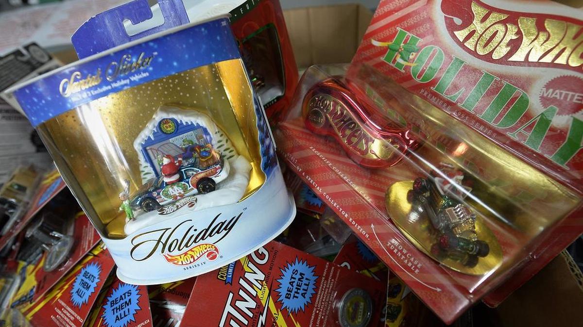 The Oak Summit Masonic Lodge is collecting toys in Oakdale for Toys for Tots.