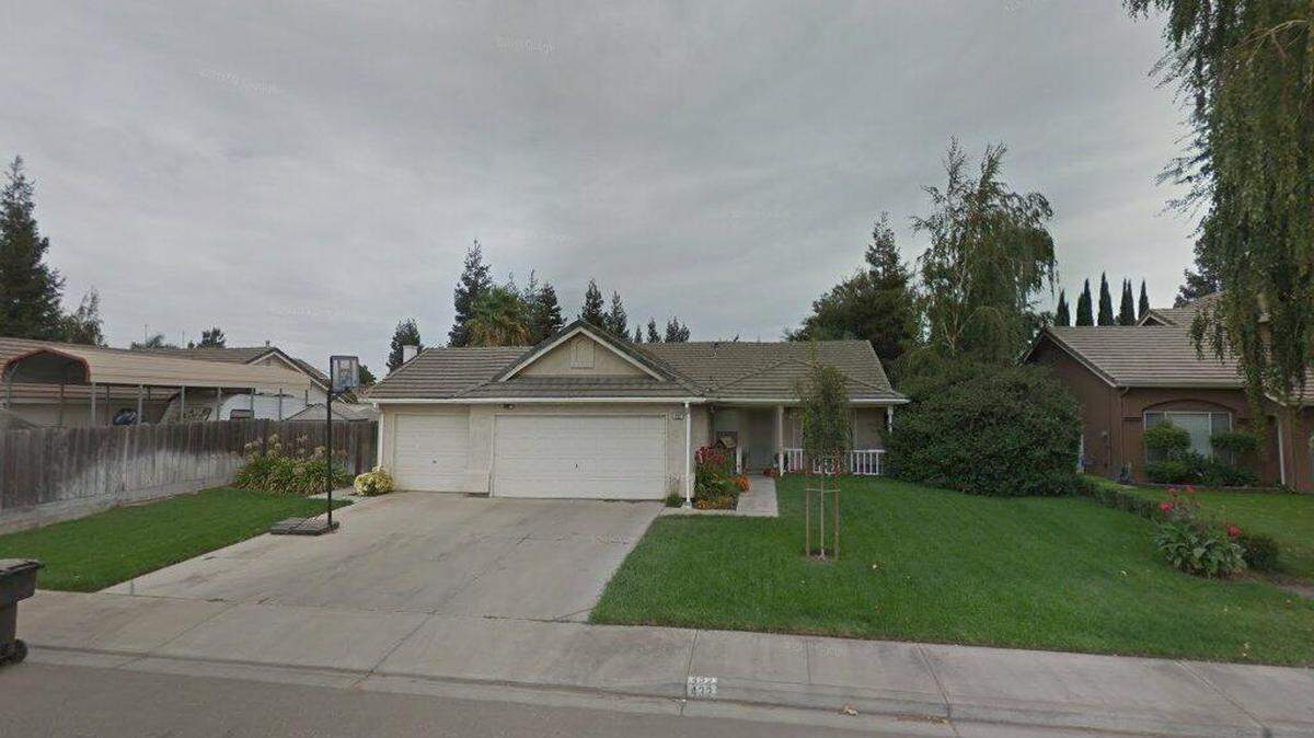House on 400 block of South Reinway Avenue