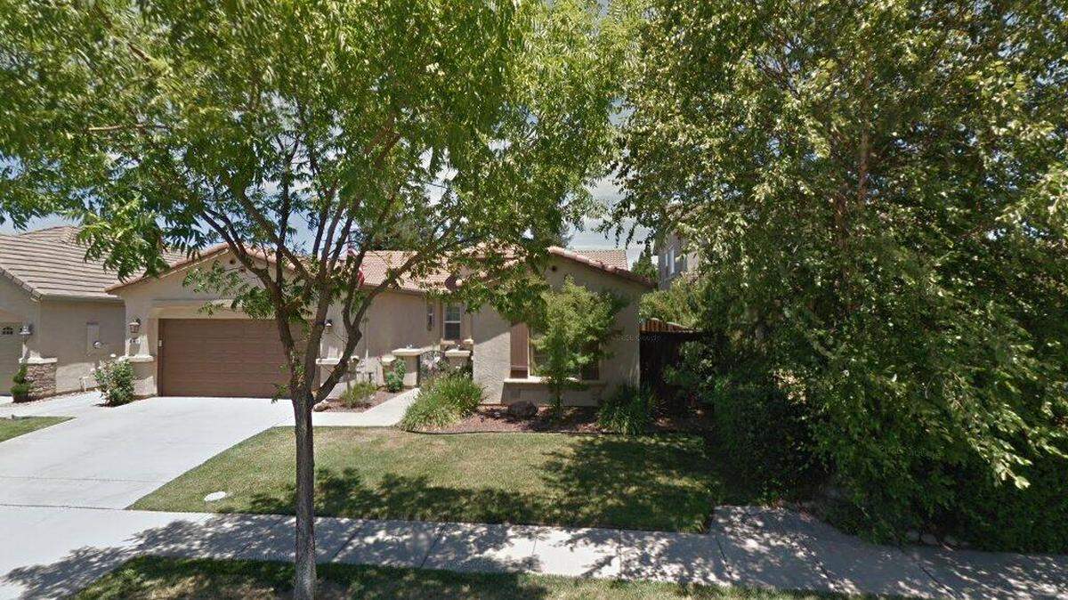 House on 400 block of Cresta Court