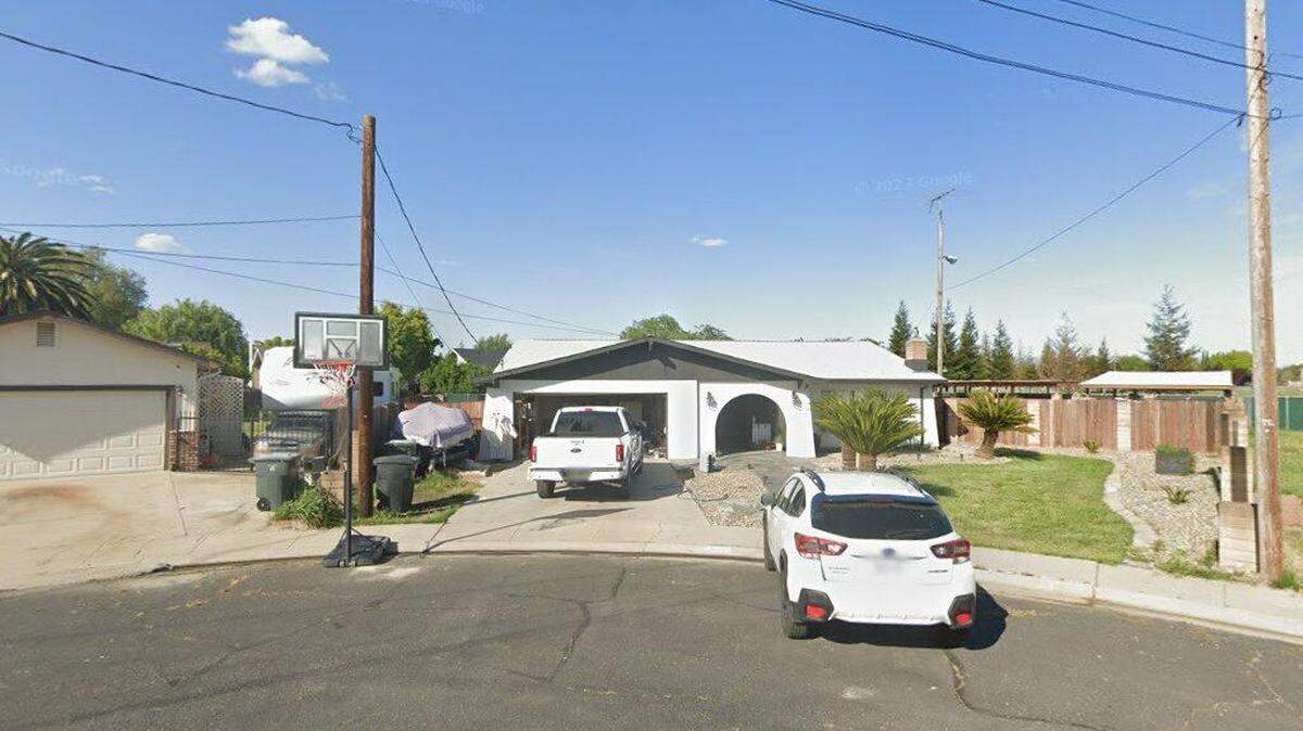 House on 7500 block of Pine Street