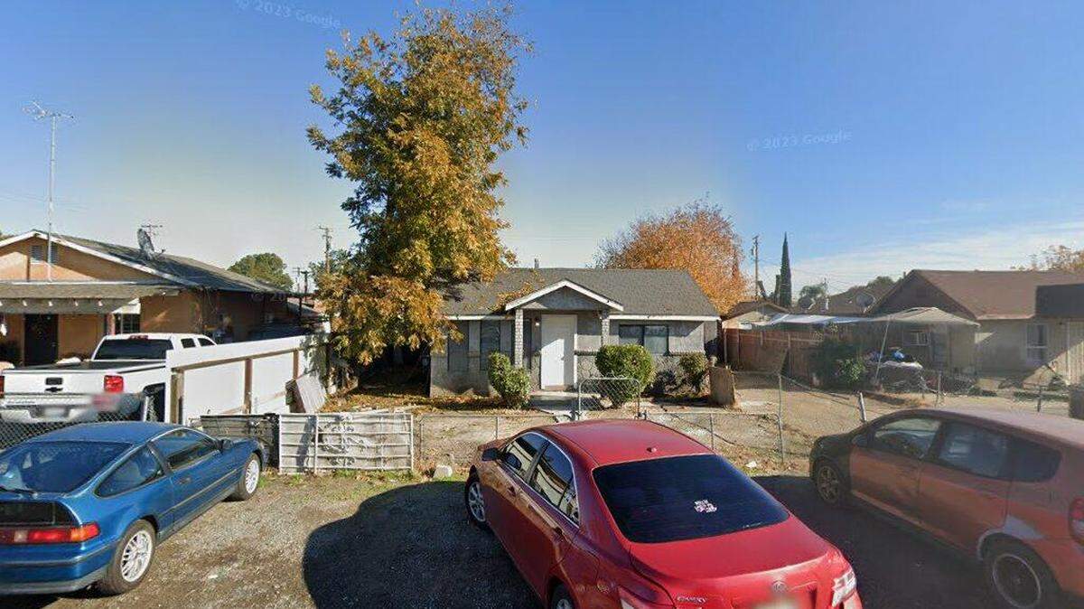 House on 3600 block of Tamarack Avenue