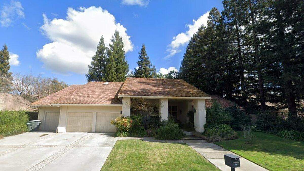 House on 7200 block of Hillcrest Drive