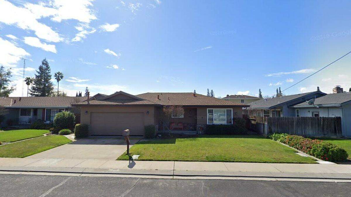 House on 300 block of Oregon Street