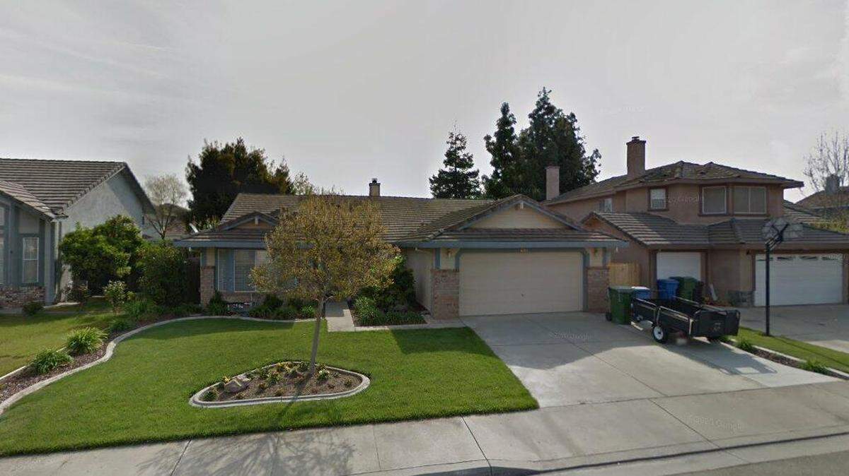 House on 4100 block of Horizon Court