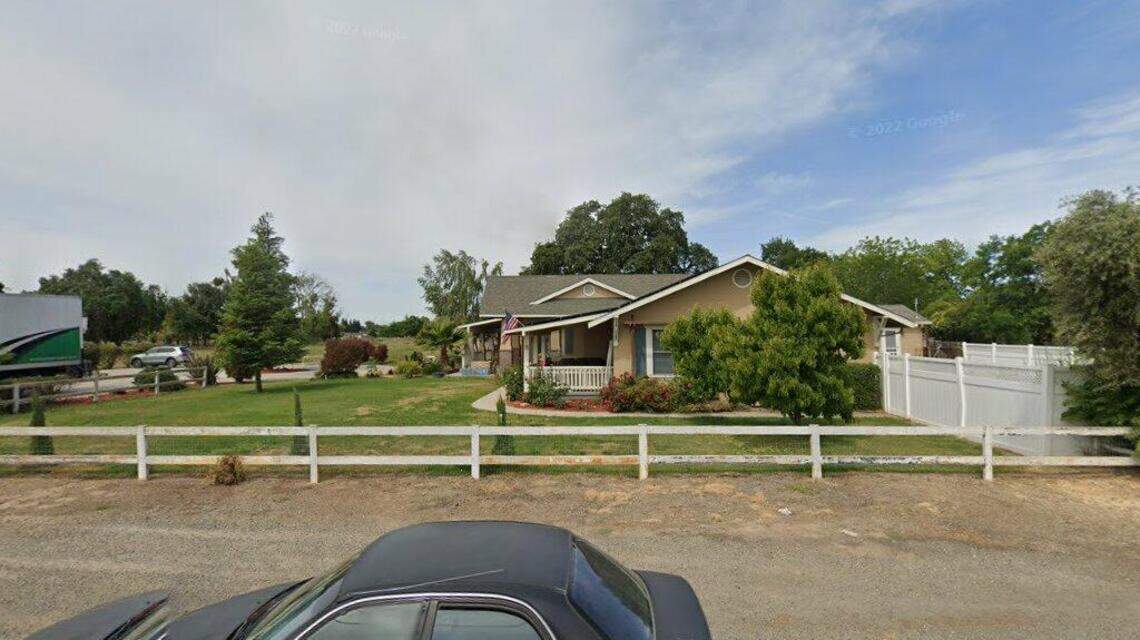 A 5-bedroom house sold in Oakdale area sells for $980,000. Here are the details.
